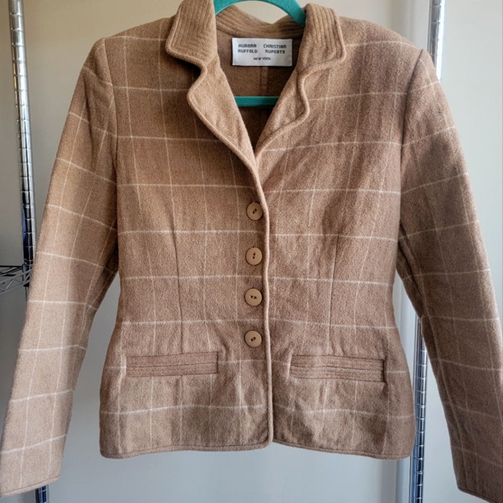 Classic Vintage Beige Wool Sweater